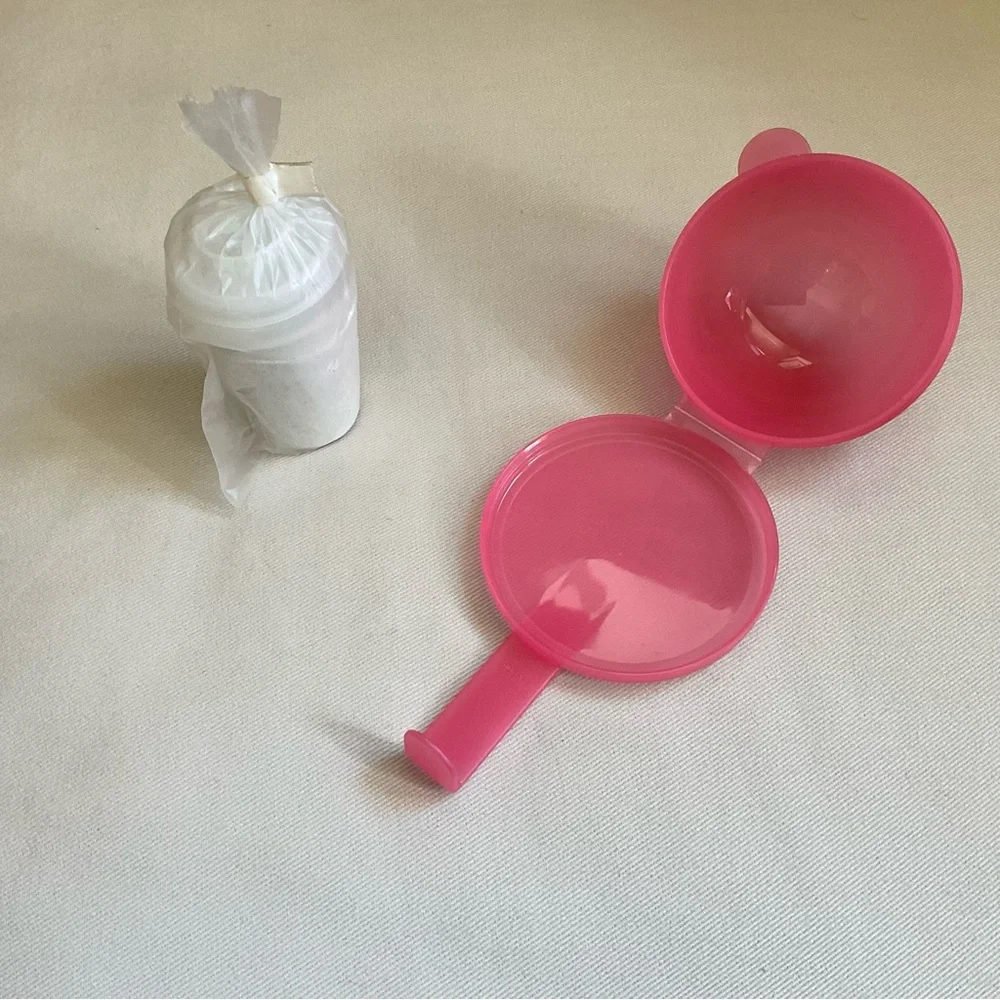 Tupperware Mini Salt & Pepper Set + Hanging Forget Me Not Onion/Tomato Keeper - Picture 2 of 6